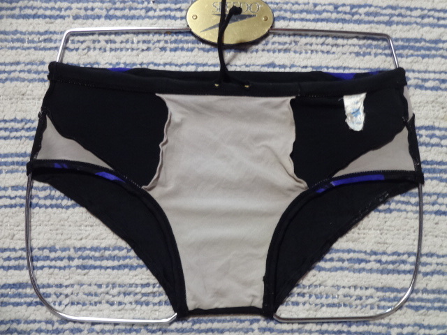 483　Ｍ　Arenaアリーナ　スイムビキニパンツ　SizeＭ　ブラックベース×サイド・パープルカラーの切り返しデザイン　中古　_画像6