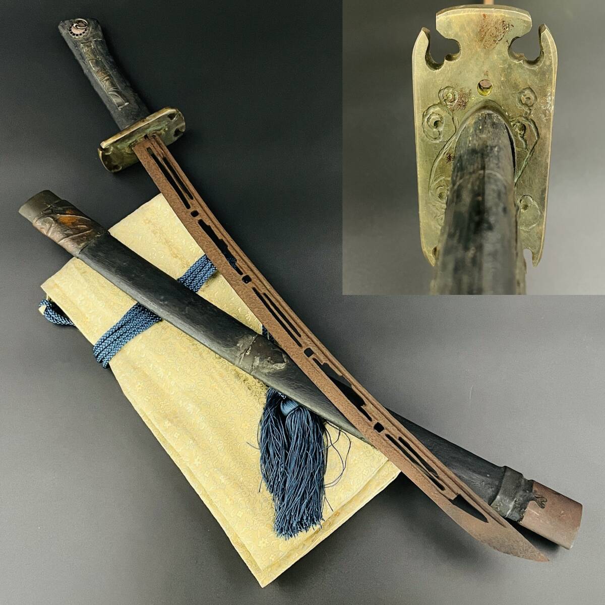 アイヌ エムシ 鉄製 タクネプイコロ意匠 透かし刃 鞘付 儀礼装飾刀 蝦夷拵え 北海道 登録不要 全長77.5cm 刃渡り57.5cm 重量1137g_画像1