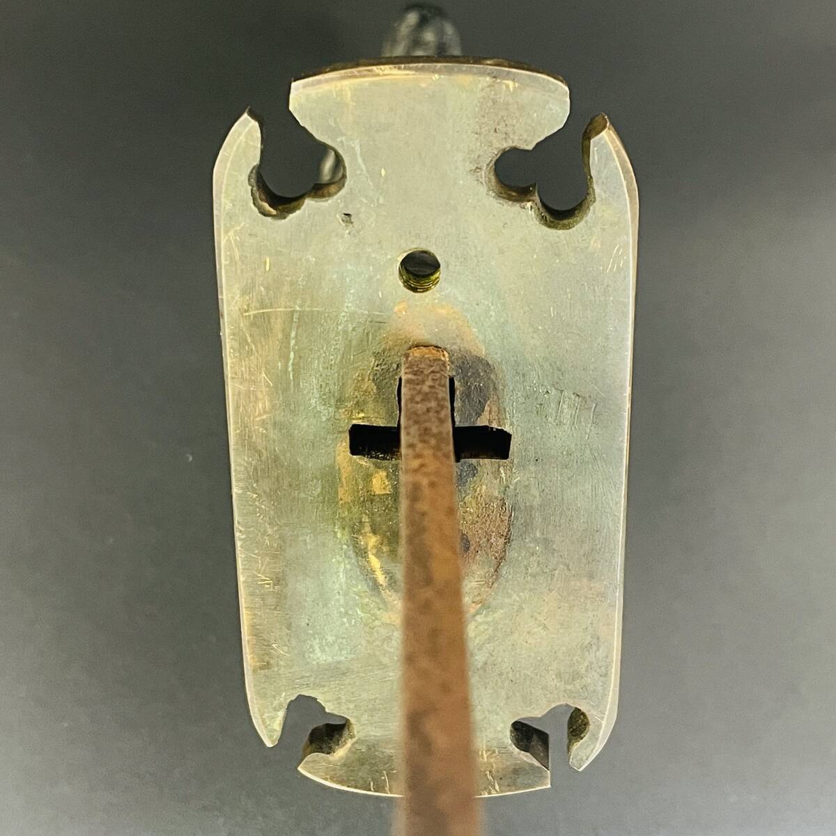 アイヌ エムシ 鉄製 タクネプイコロ意匠 透かし刃 鞘付 儀礼装飾刀 蝦夷拵え 北海道 登録不要 全長77.5cm 刃渡り57.5cm 重量1137g_画像7