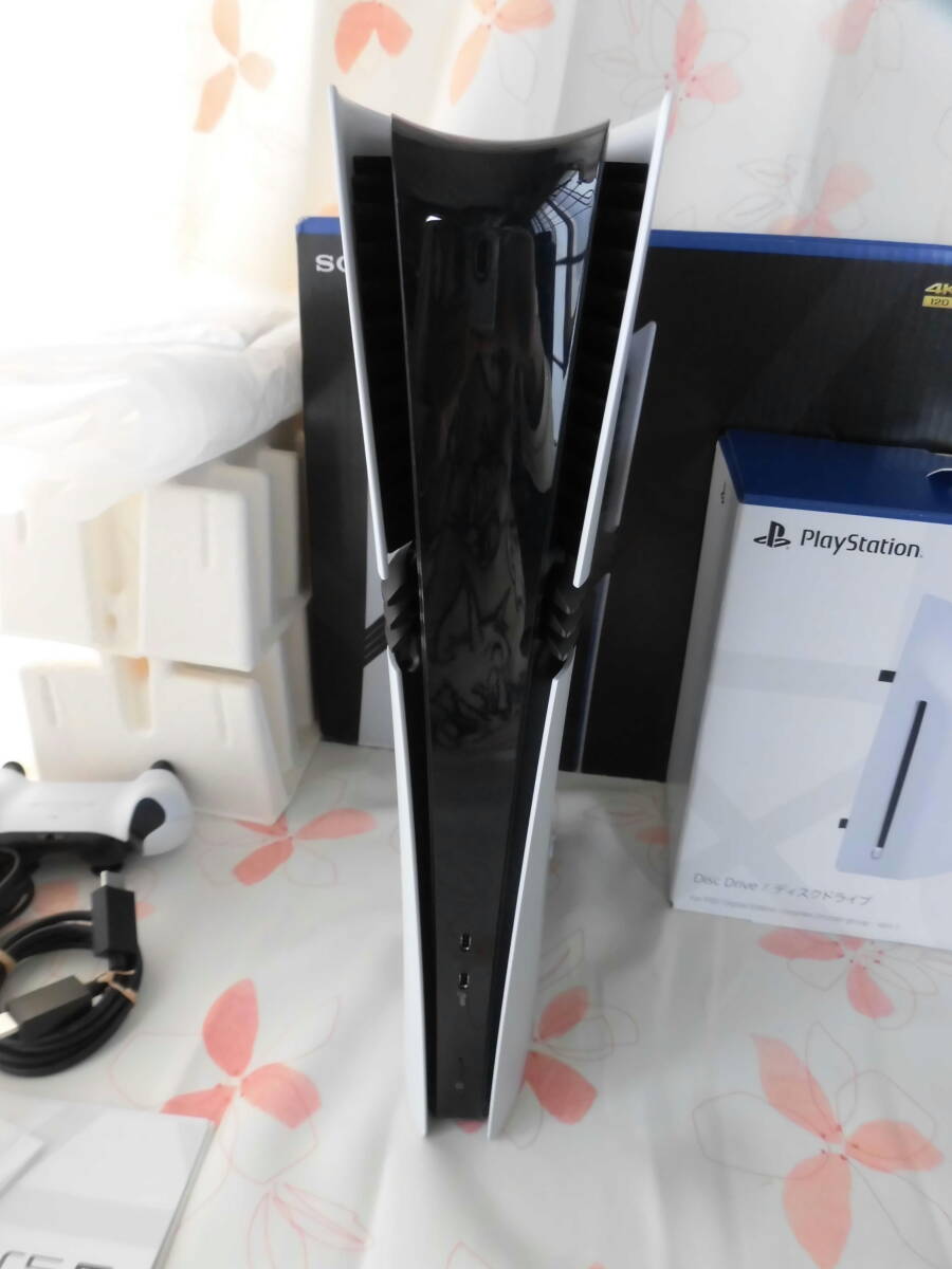 Sony PlayStation5 Pro(CFI-7000B01)ディスクドライブ非搭載ですが後付けディスクドライブ付き_画像6