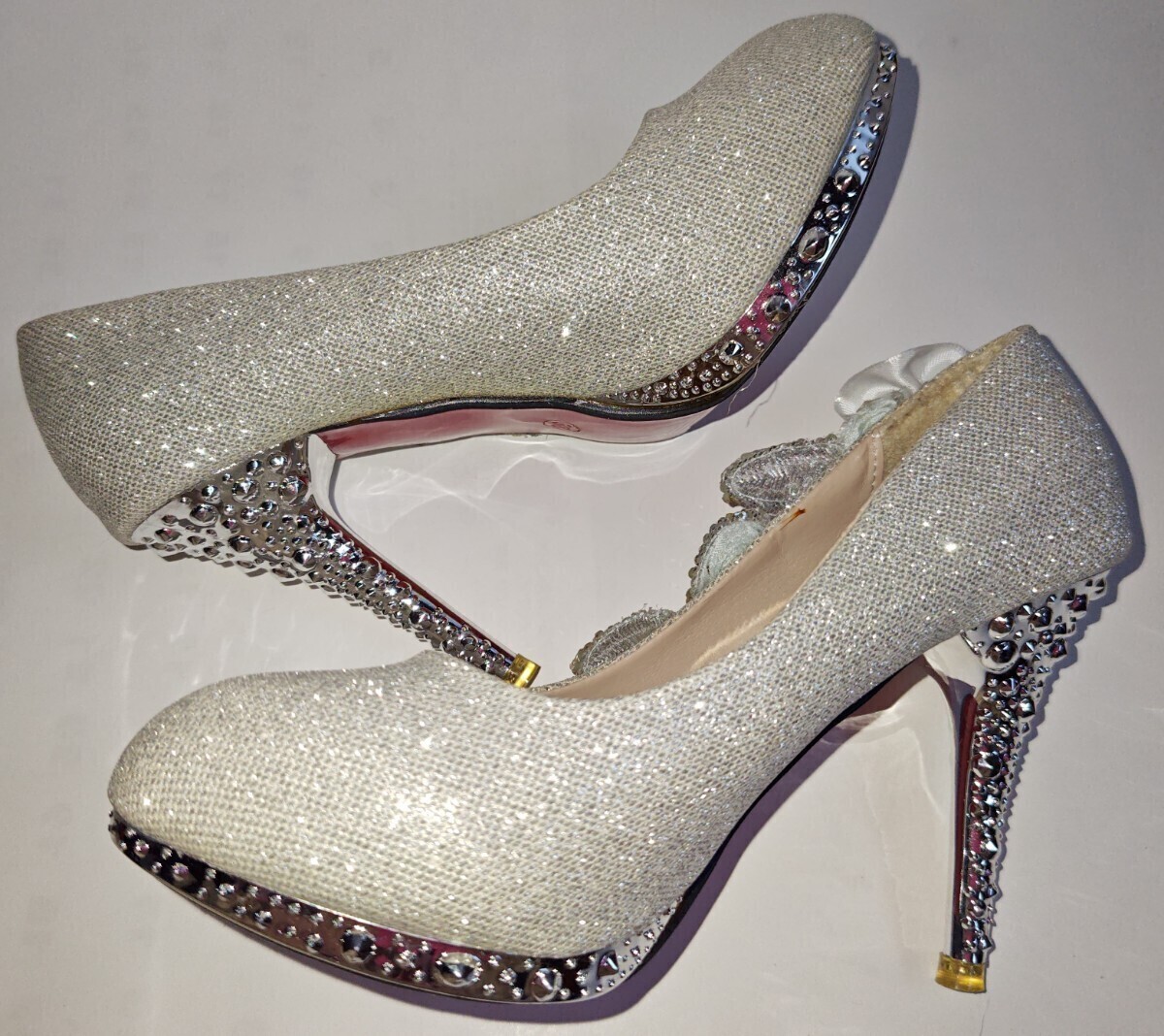 パンプス/ハイヒール/ピンヒール/ウェディングシューズ/ブライダル/キャバ☆サイズ38☆ホワイト/シルバー/ラメ/キラキラ/ビジュー_画像2