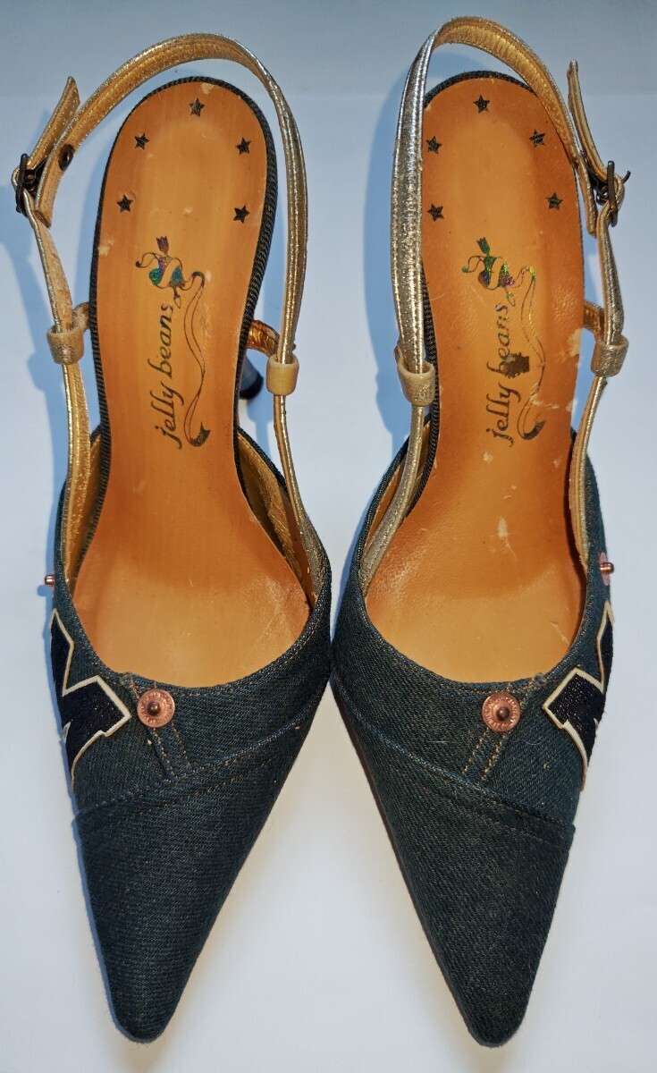 ジェリービーンズjelly beans☆ゴールドのアンクルストラップ付ハイヒールパンプス/ピンヒール☆Mサイズ☆濃紺デニム生地/M文字アップリケ_画像2