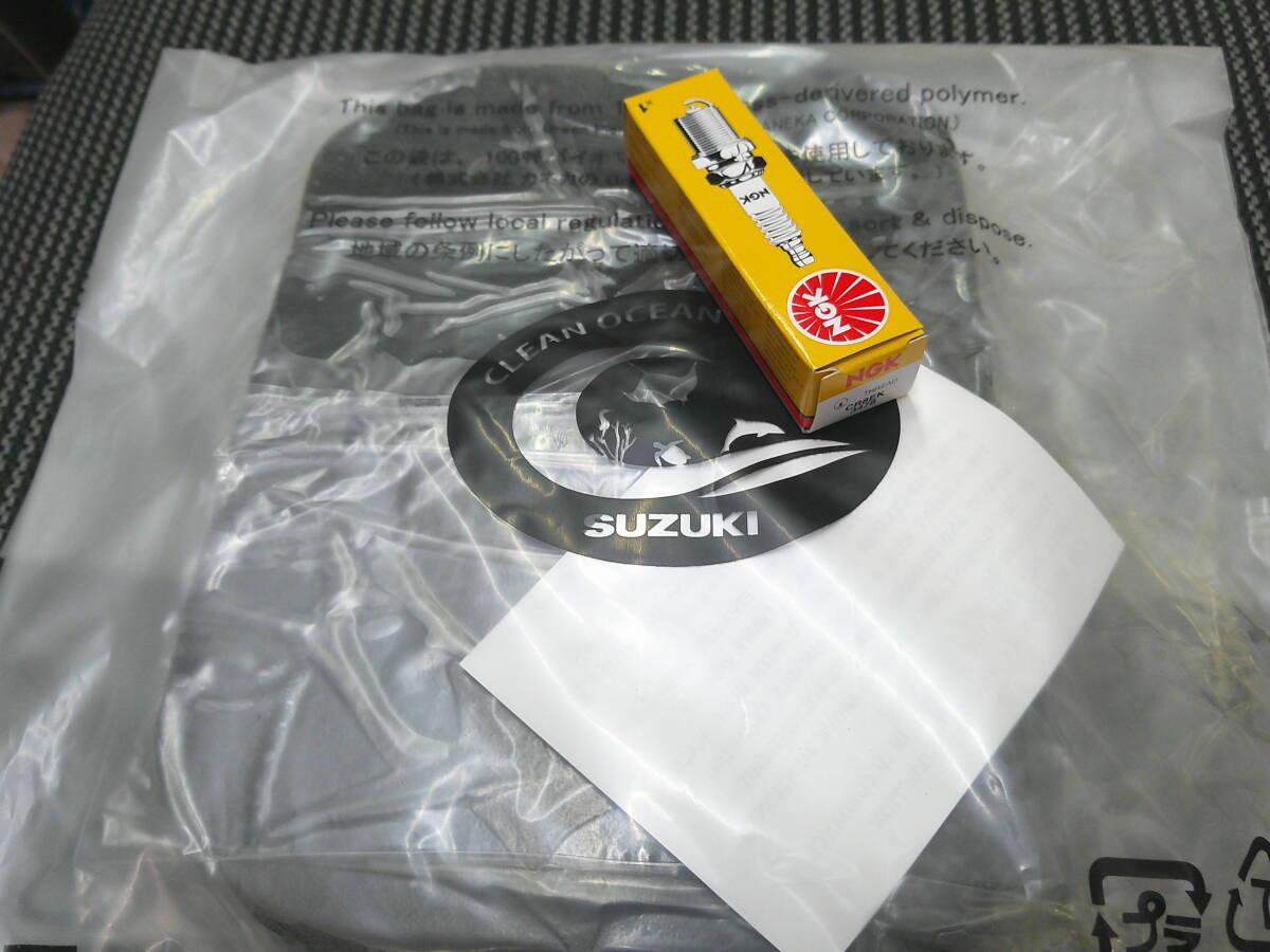 スカイウェイブ250(CJ41A/CJ42A/CJ43A) 純正 エアフィルター&純正指定プラグ(CR8EK) 新品_画像1