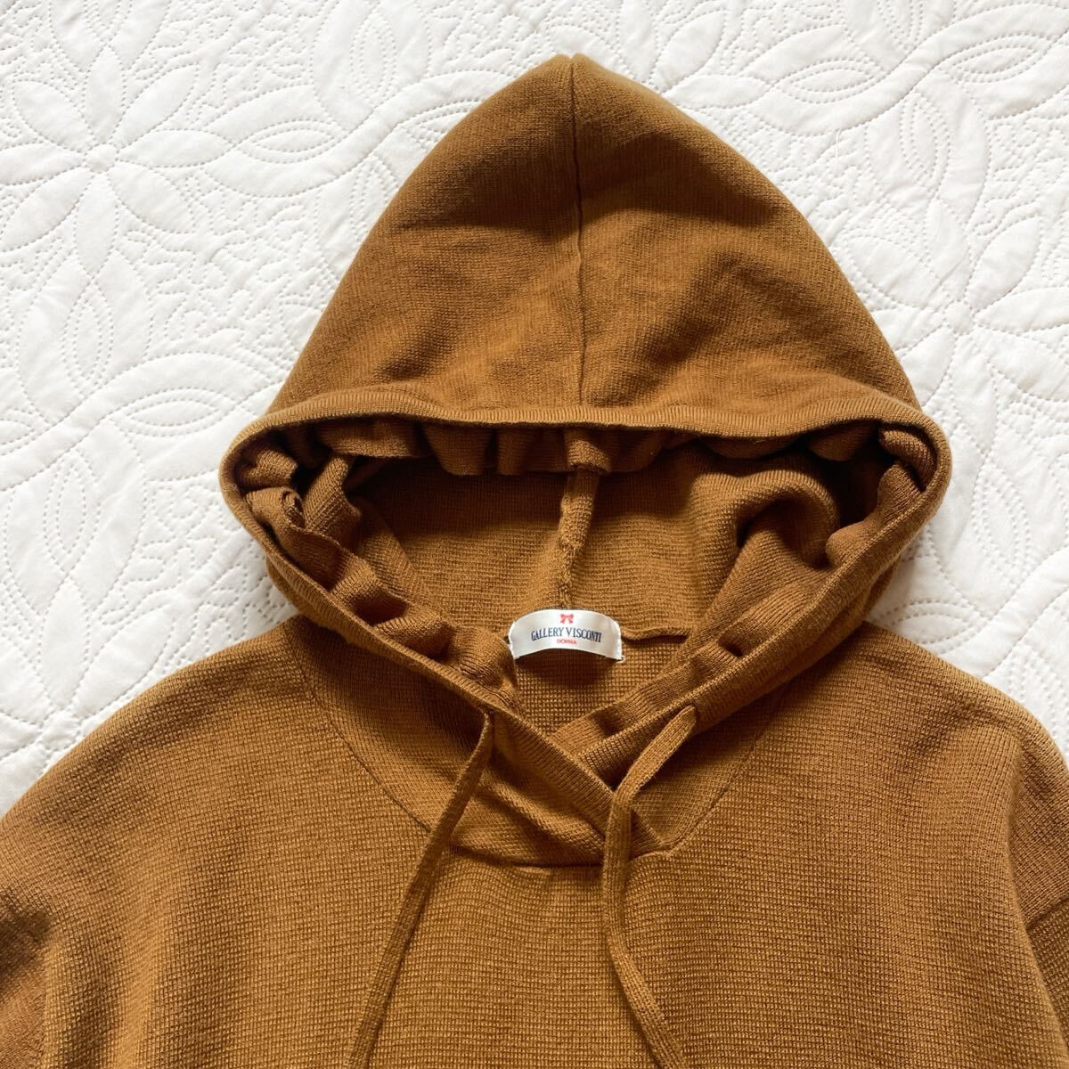 ギャラリービスコンティ　パール　ニットワンピース　ブラウン　大きめ　フード　毛　フリル　リボン　長袖　大きめ_画像6