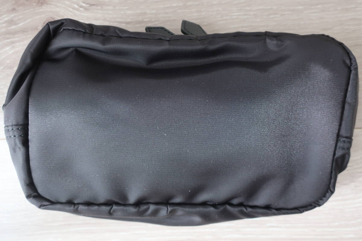 BARNEYS NEW YORK / バーニーズニューヨーク : 新品・未使用・シューケアセット _画像2