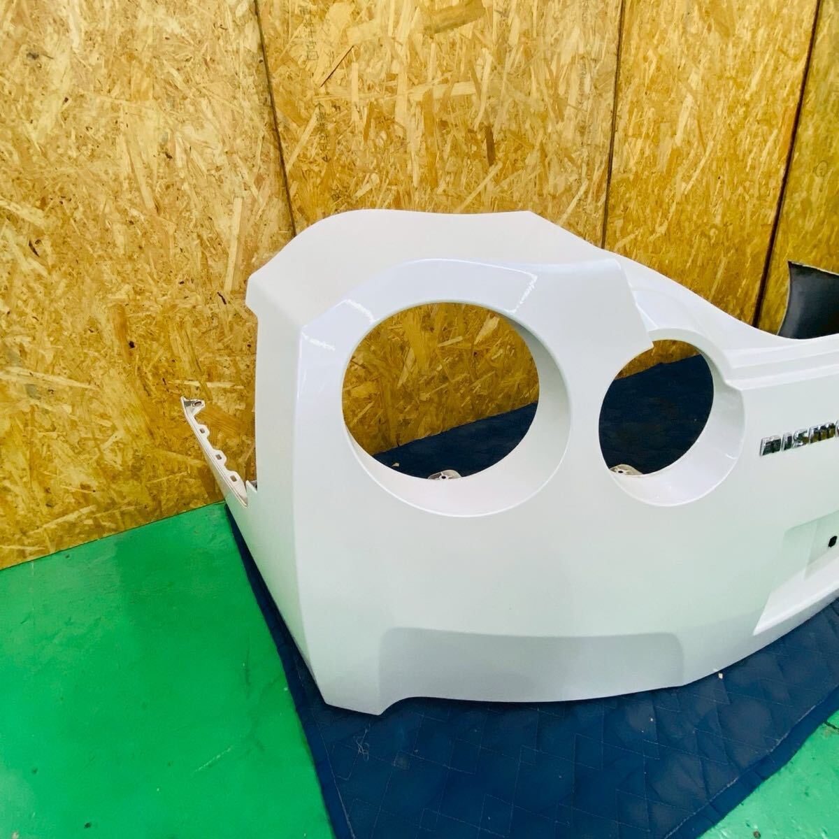 ★☆日産 NISSAN スカイライン GTR R35 中期 85022-JF04H リアバンパー カラー QAB ホワイト 西350☆★_画像5