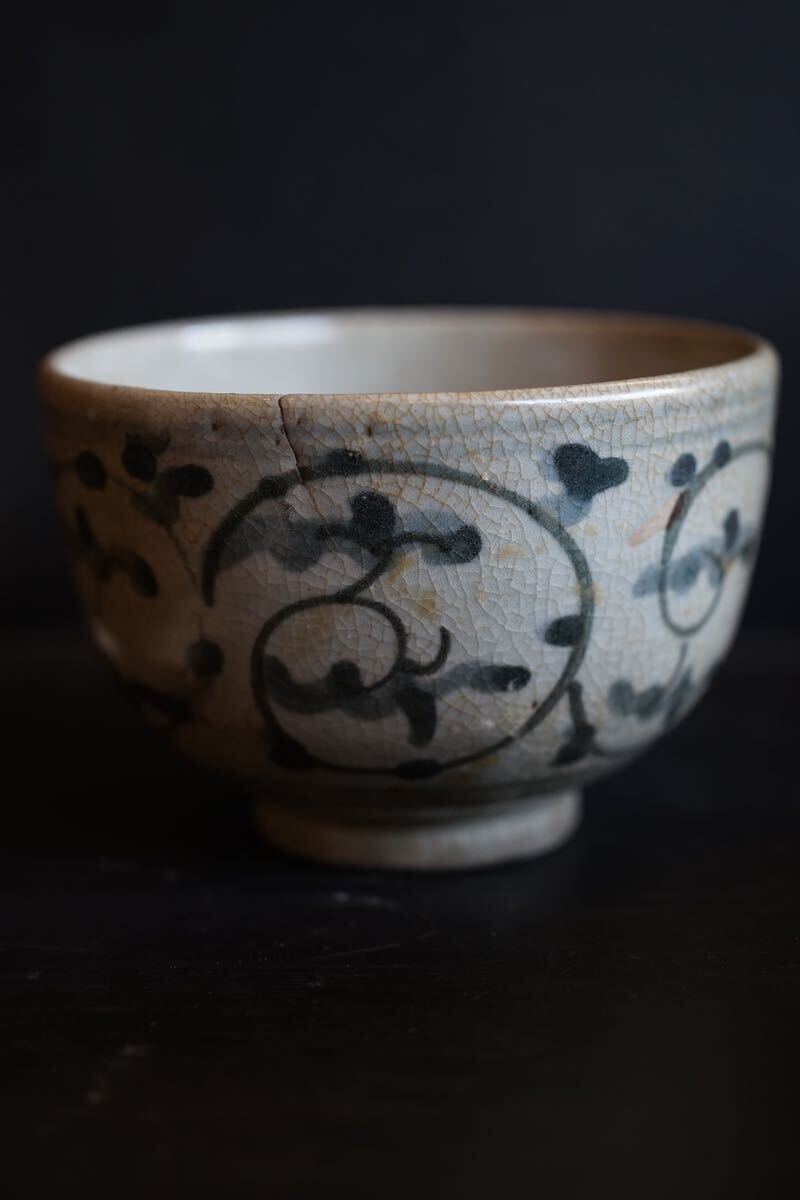 [ departure . специальный выпуск ] Edo средний период Karatsu серия дерево . обжиг в печи первый период Imari . называется . дерево . чашка чайная посуда departure . товар .. рука departure ...