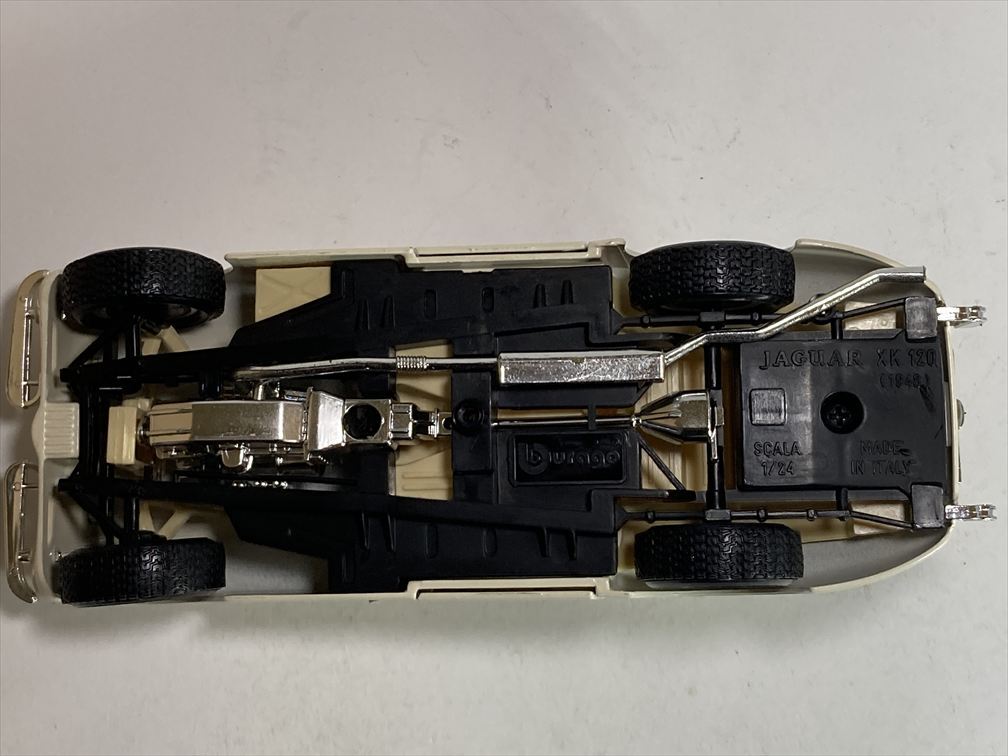  Jaguar Jaguar XK120 купе Coupe (1948) 1/24 - BBurago Bburago