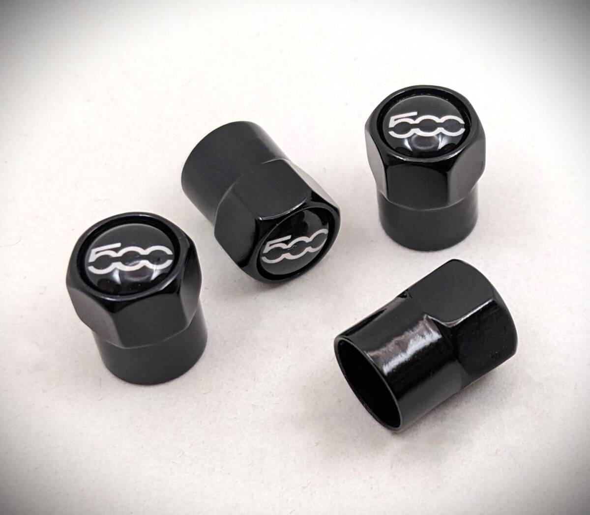 FIAT フィアット 500 黒 タイヤエアバルブキャップ ＃チンクエチェント フィアット500 500C 500X 500e ツインエアー カスタム ドレスアップ_画像2