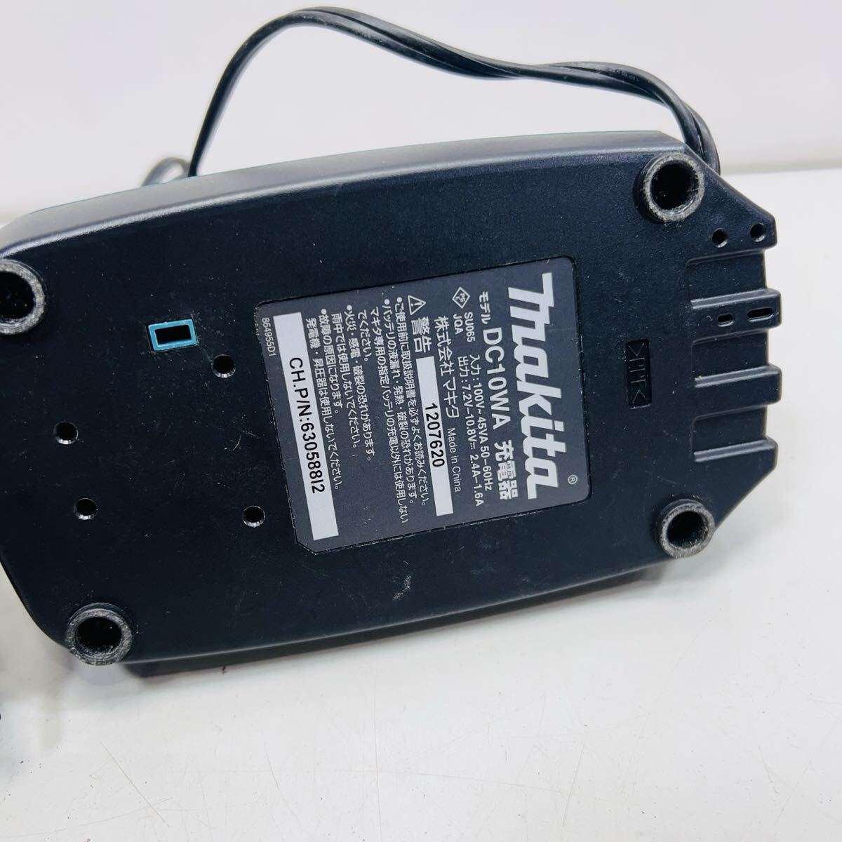 【250919-055】makita DC10WA 充電器 マキタ Li-ionバッテリ 10.8V 中古品_画像3