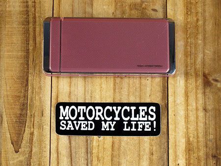 ステッカー ヘルメット 車 アメリカン おしゃれ バイク かっこいい MOTORCYCLES SAVED MY LIFE! バイクがオレの人生を救ってくれた！_画像2