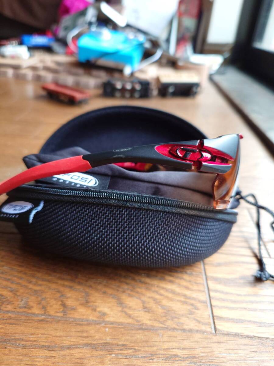 TIFOSI サングラス　最高級モデル　替えレンズ付き_画像2