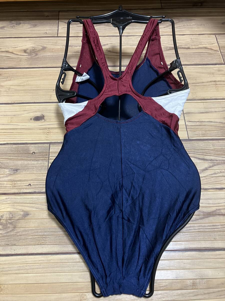 エレッセ　女性用ワンピースタイプ競泳水着　ツルスベ伸縮生地　サイズM ネイビーにホワイトライン_画像2