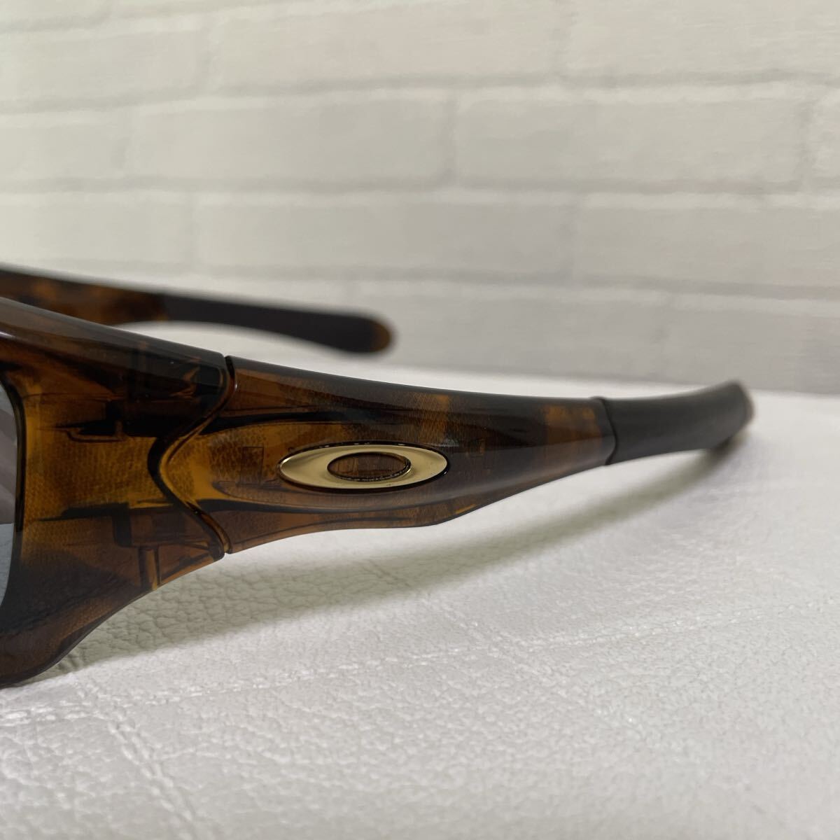 オークリー ピットブル 偏光サングラス 美品 OAKLEY PITBULL アジアンフィット 9161-01 新品偏光レンズ 鼈甲 _画像6