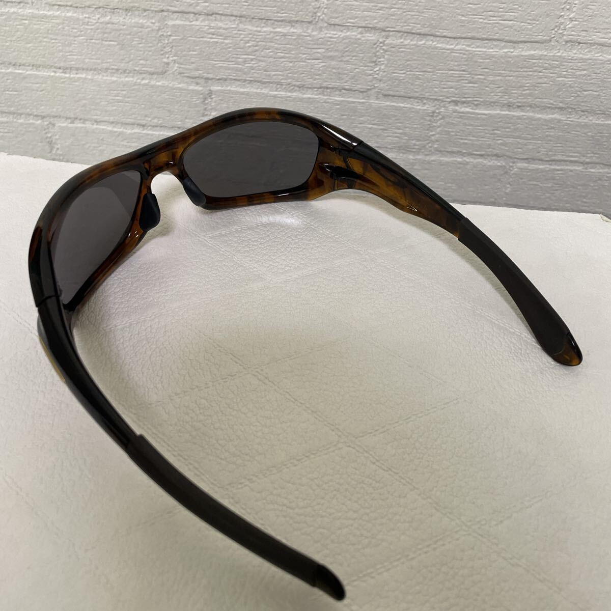 オークリー ピットブル 偏光サングラス 美品 OAKLEY PITBULL アジアンフィット 9161-01 新品偏光レンズ 鼈甲 _画像7