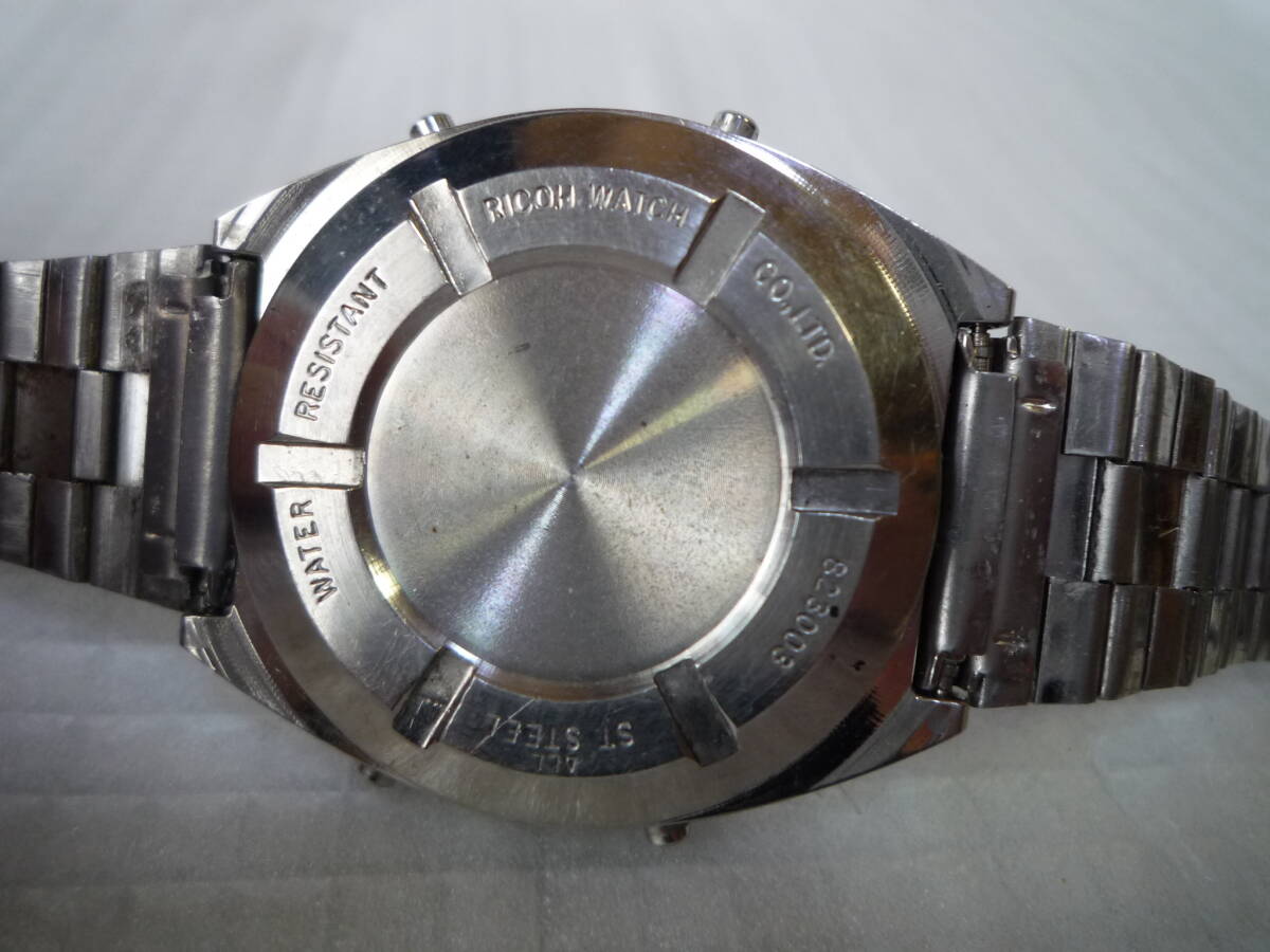 ★ RICOH ★ RIQUARTZ ★ ALARM CHRONOGRAPH ★ デジタル腕時計 823003 【中古品】 リコー/リクォーツ_画像5