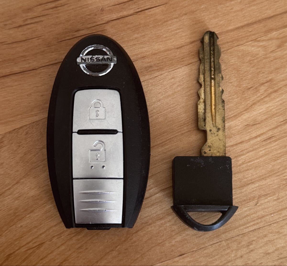 日産　デイズ 2ボタン スマートキー 中古品 14_画像1