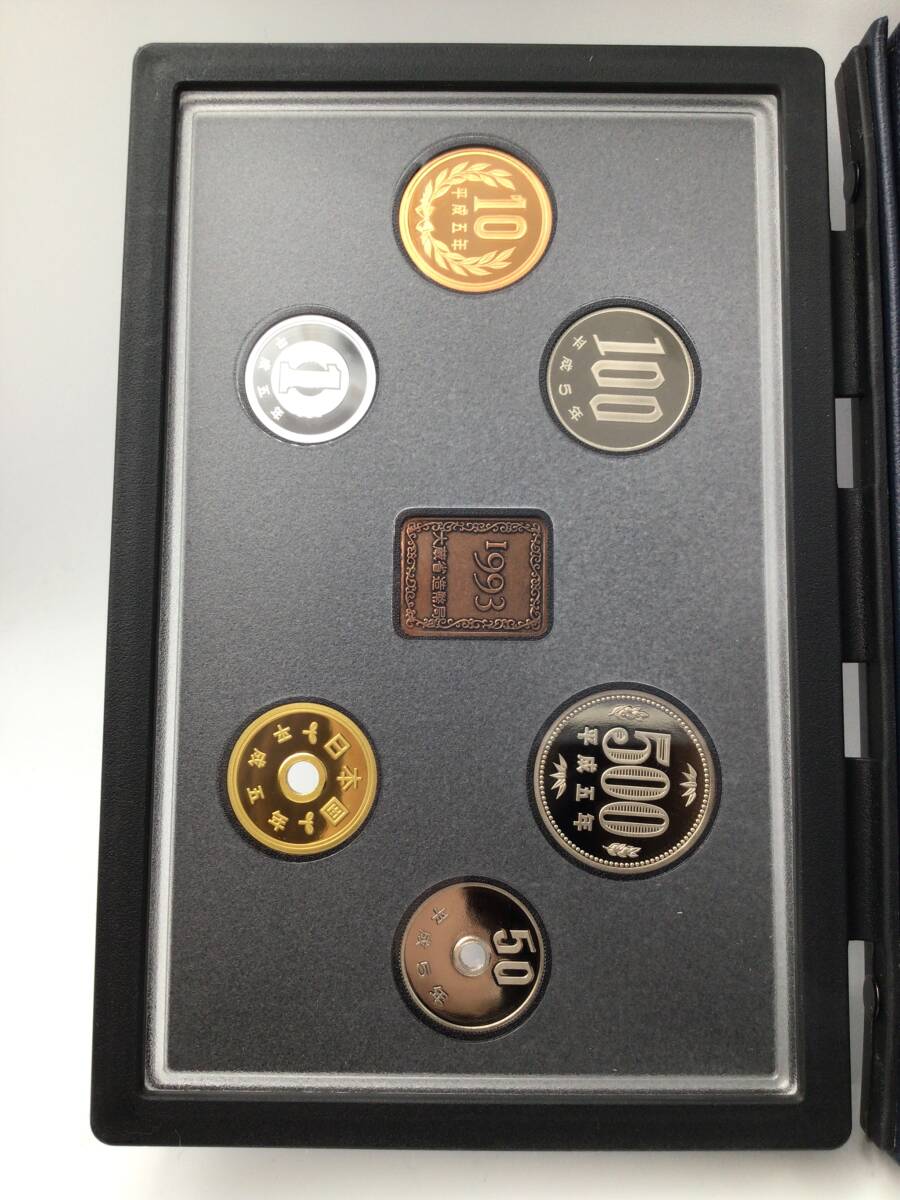 M5460 1993年 Mint Bureau Japan プルーフ 貨幣セット 年銘板 平成5年 大蔵省 造幣局 額面666円_画像4