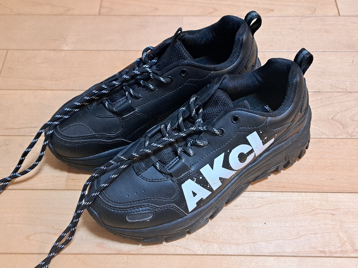 アキクラシック スニーカー AKIII URBAN TRACKER INITIAL BIG LOGO 黒 ブラック 25cmほぼ未使用_画像1