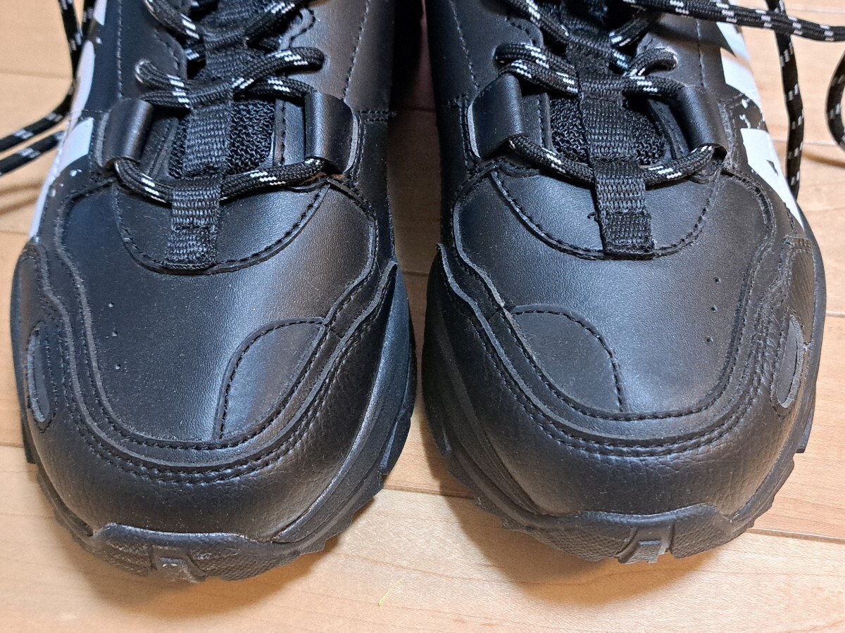 アキクラシック スニーカー AKIII URBAN TRACKER INITIAL BIG LOGO 黒 ブラック 25cmほぼ未使用_画像6
