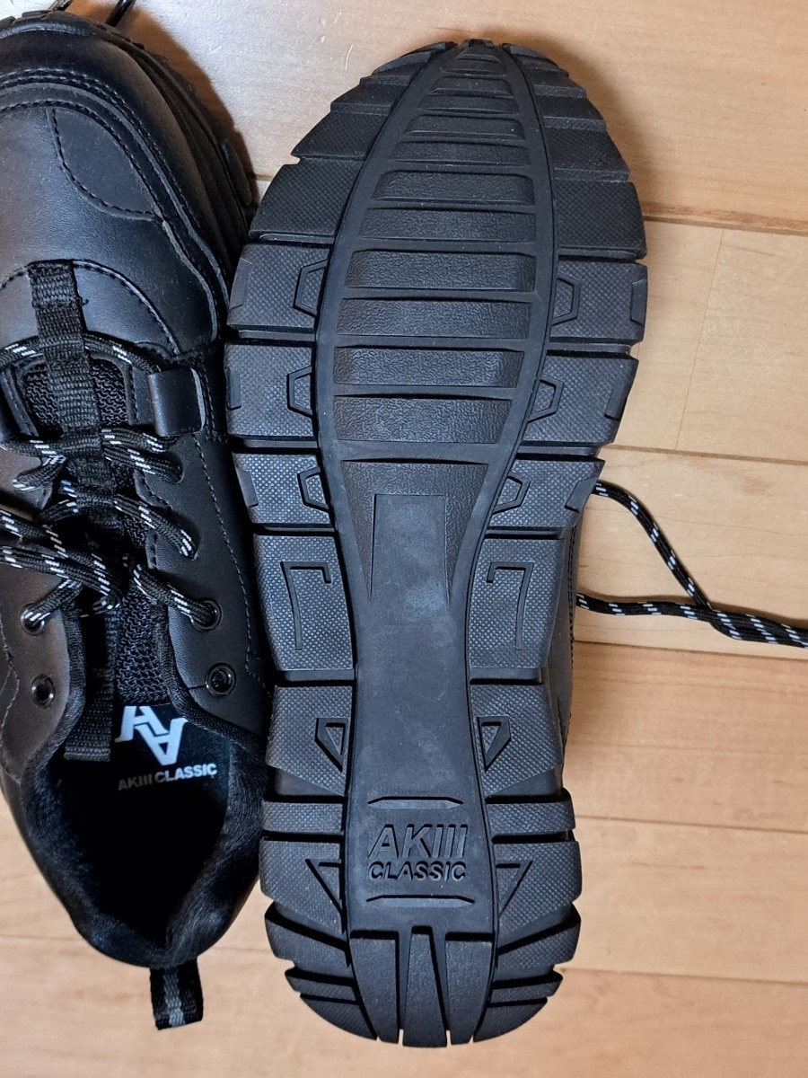 アキクラシック スニーカー AKIII URBAN TRACKER INITIAL BIG LOGO 黒 ブラック 25cmほぼ未使用_画像5