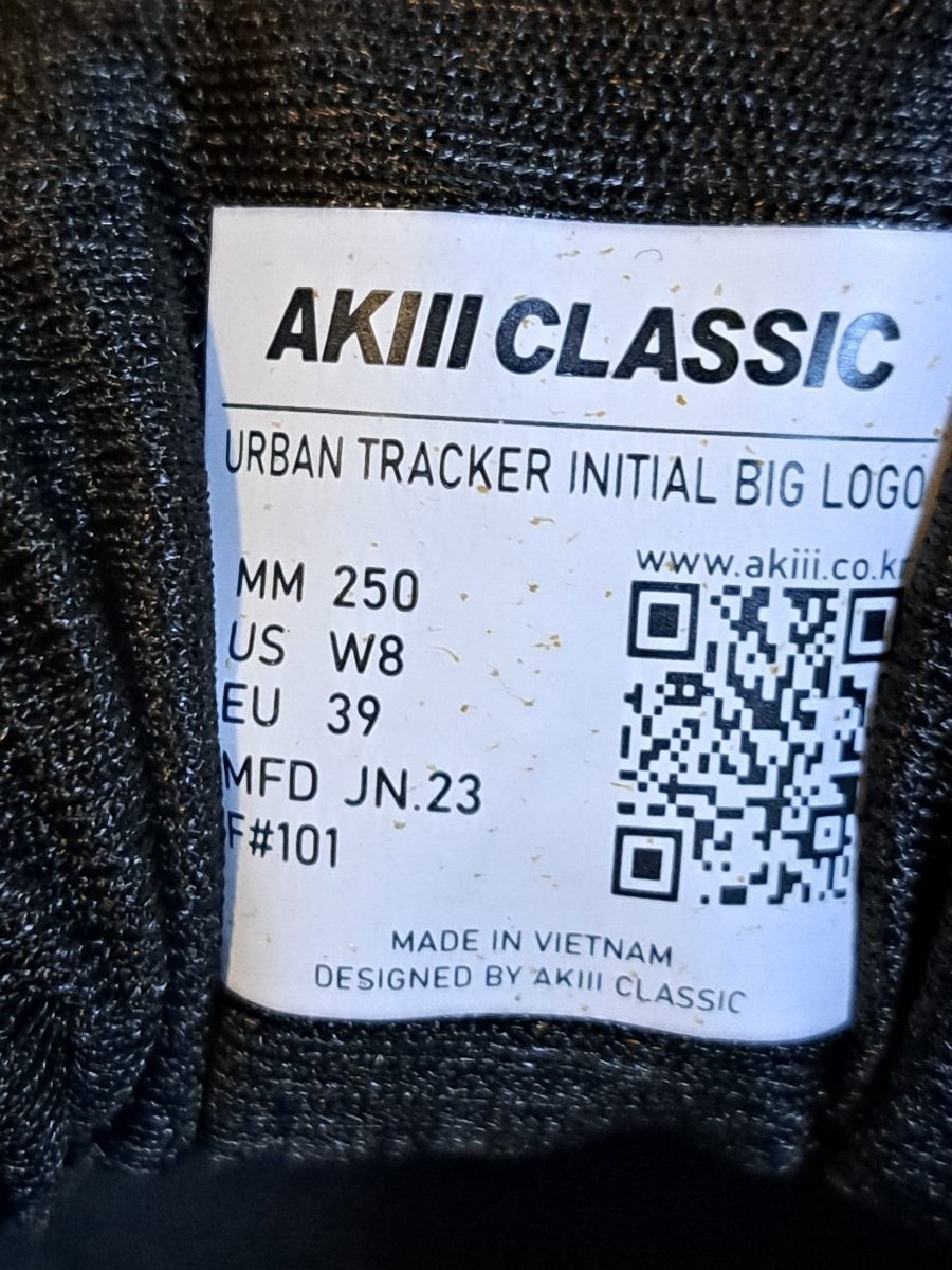 アキクラシック スニーカー AKIII URBAN TRACKER INITIAL BIG LOGO 黒 ブラック 25cmほぼ未使用_画像7