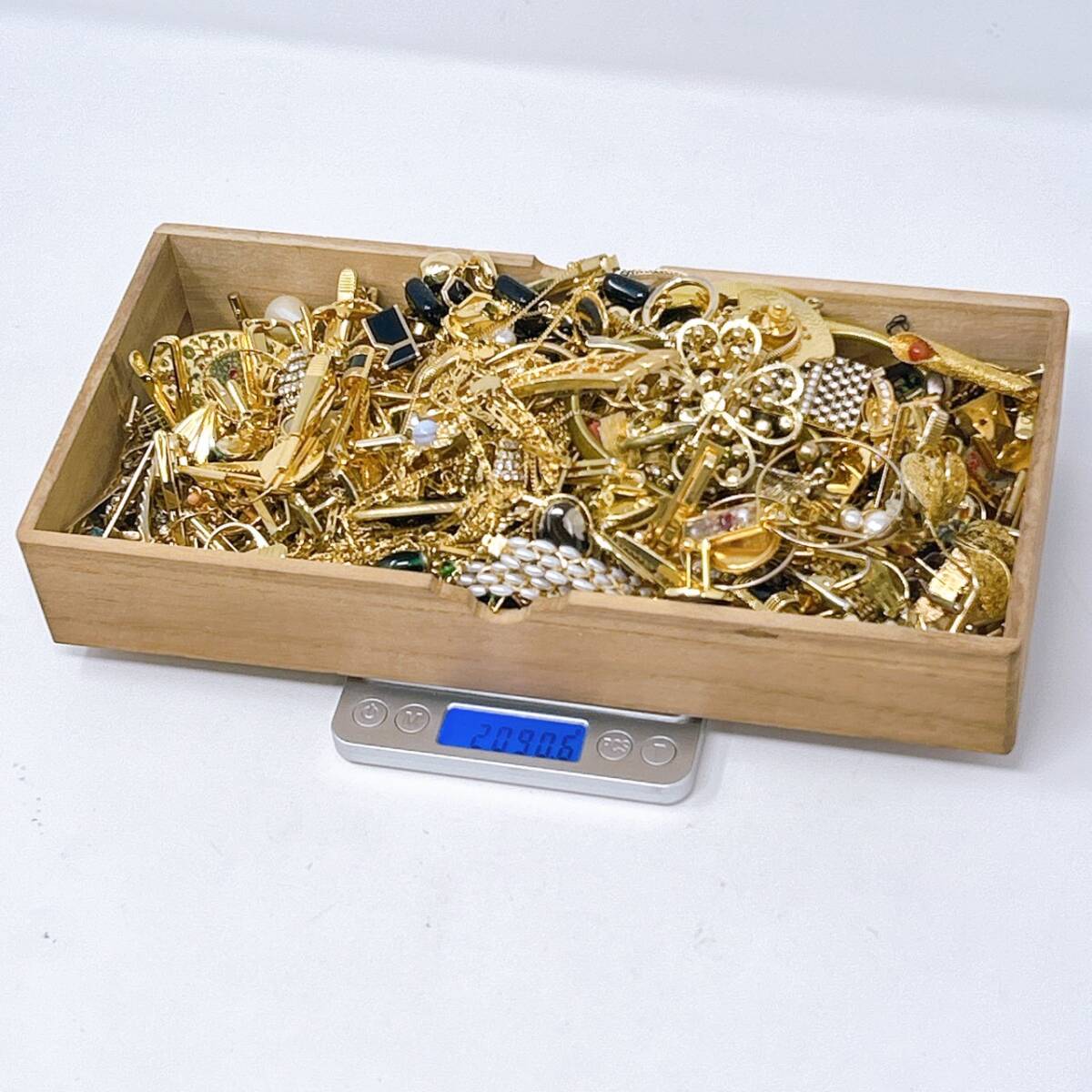 【1円スタート】 アクセサリー まとめ ゴールド系 金メッキ 重さ 箱抜きで2090g 18kGP 24kGP 刻印 / 法ER257943398-コンパクト_画像2