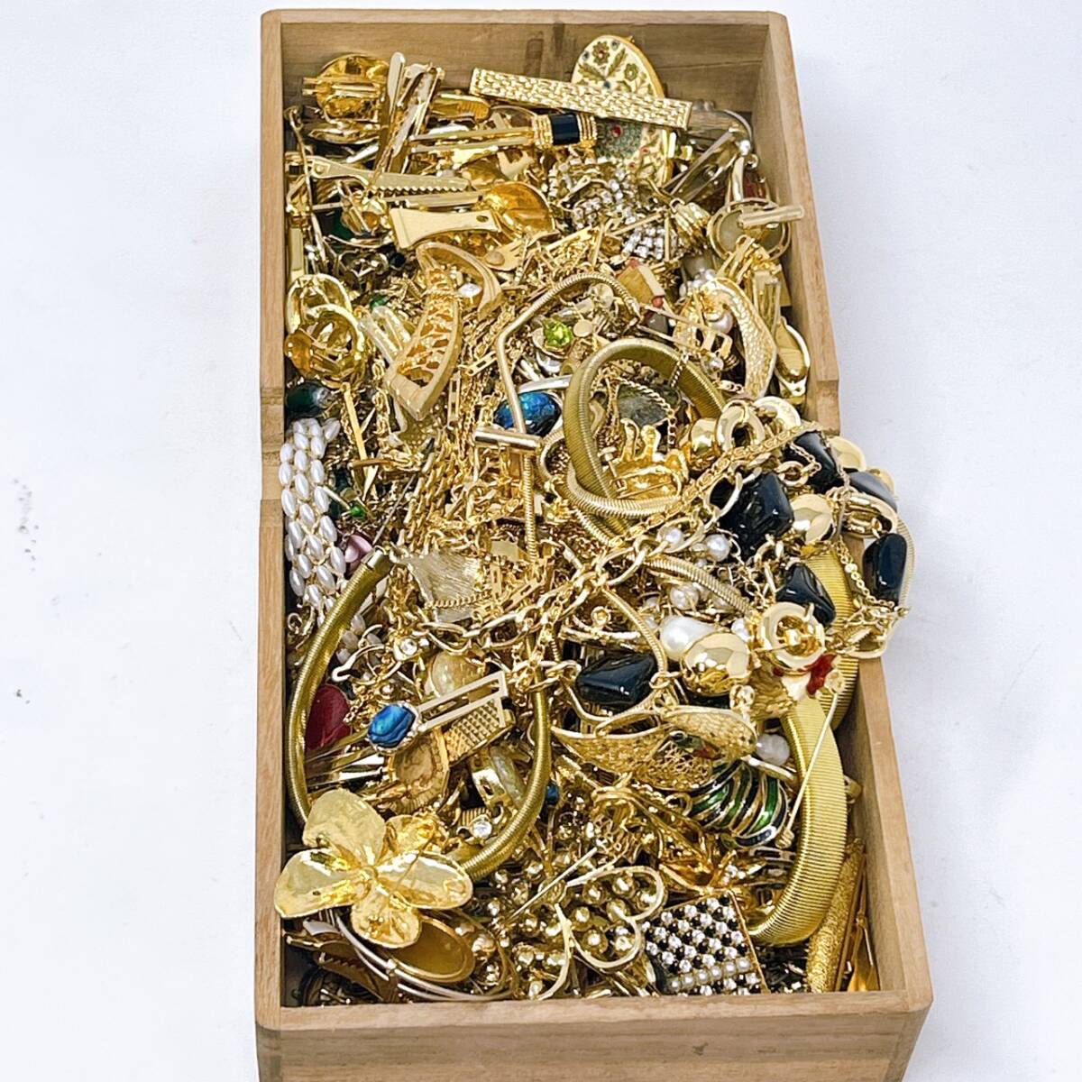 【1円スタート】 アクセサリー まとめ ゴールド系 金メッキ 重さ 箱抜きで2090g 18kGP 24kGP 刻印 / 法ER257943398-コンパクト_画像1