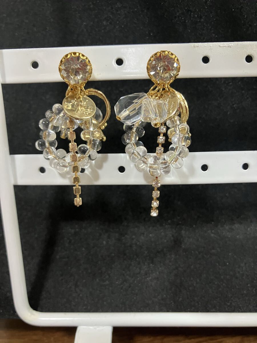 ハンドメイドピアス 4点セット③オーロラハート　ハートチェーン　オーロラリーフ　ジャラ　ヴィンテージ　ガラス　クリア　ゴールド　_画像4