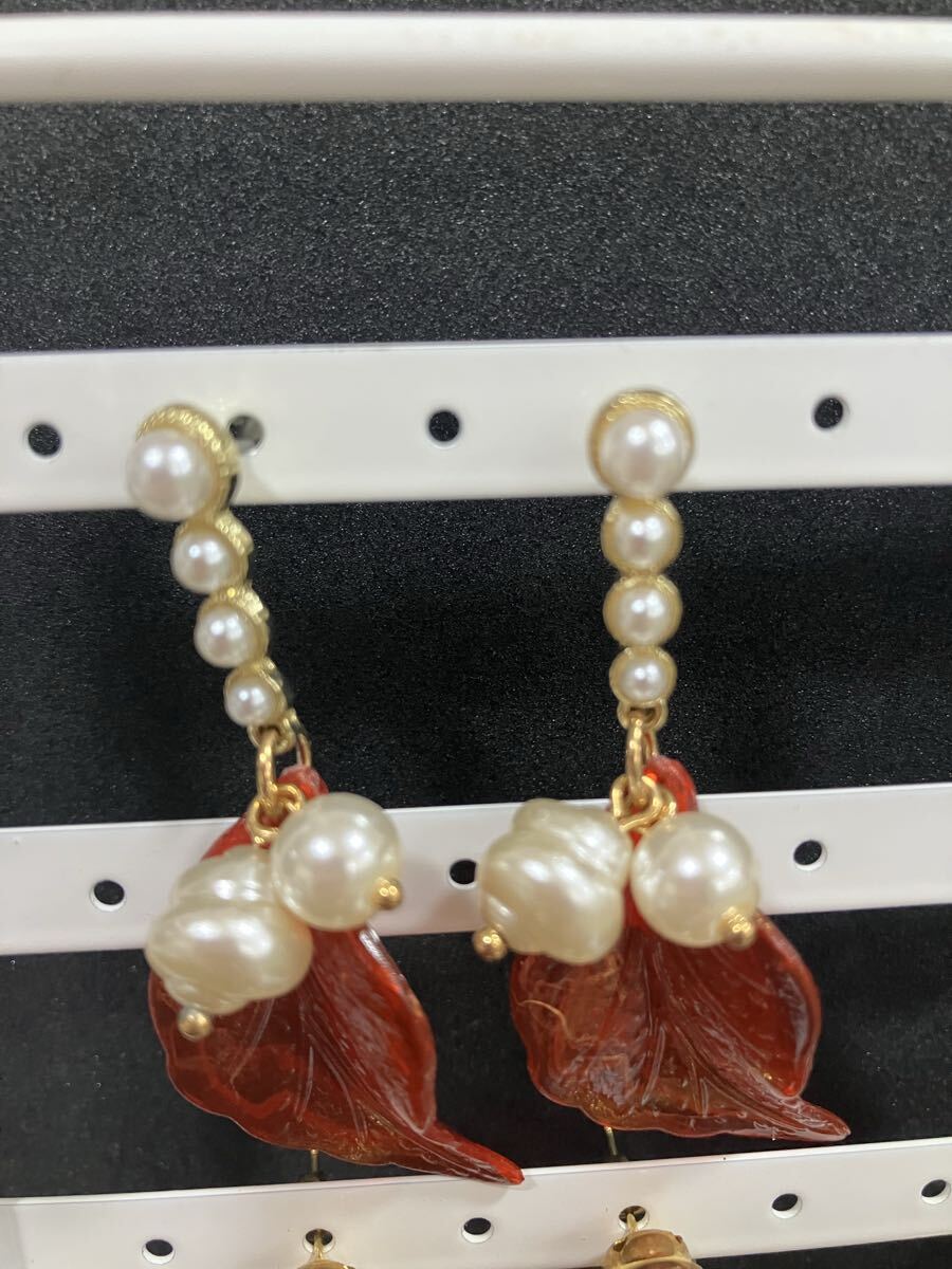 赤好きな方オススメ　ハンドメイドピアス 4点セット12 リーフ　パールジャラピアス　フープ　天然石　ガラス　デザインポスト　ゴールド　_画像3