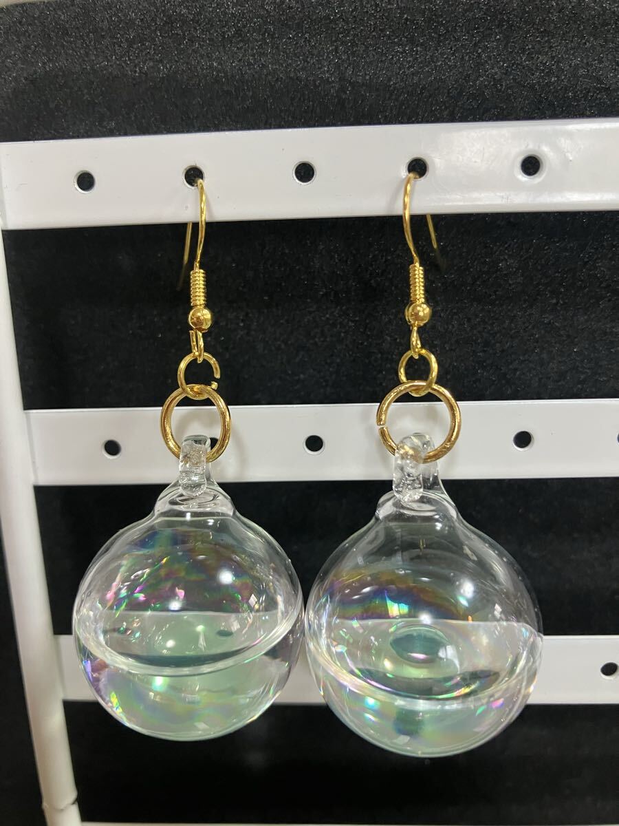 シャボンガラスオススメ ハンドメイドピアス 4点セット14 ヴィンテージ フープ 2way シャボンガラス 水チャーム ジャラジャラピアス_画像3