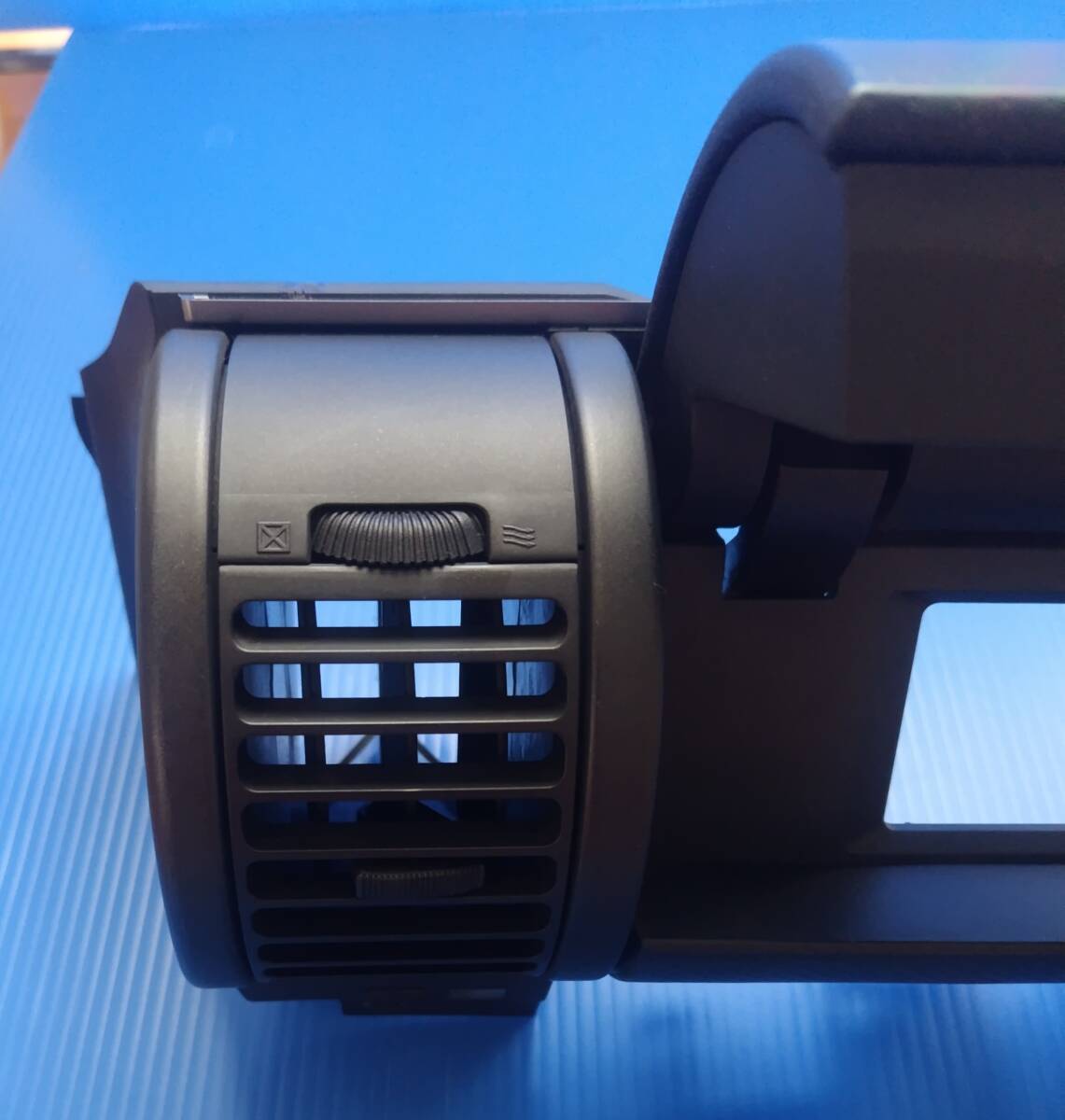 助手席グローブボックス　　日産スカイラインセダン(V35)_画像3