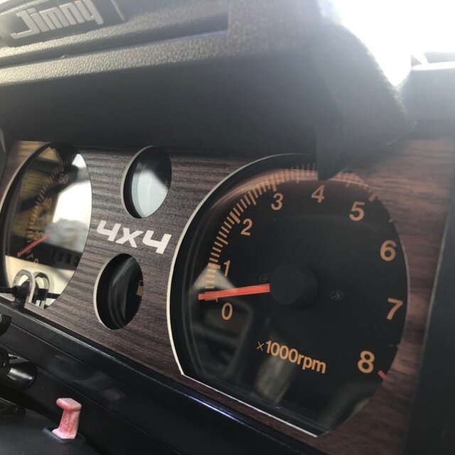 【送料無料】ジムニーJA11取付専用 ブラウン　４×４ 木目調メーターパネル ドレスアップ　jimny カスタムパーツ　_画像2