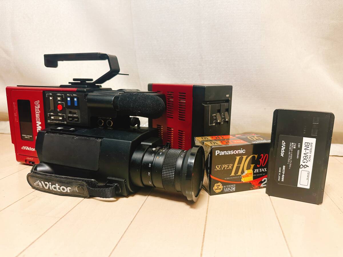 【貴重な純正バッテリー付き】ビクタービデオカメラ「GR-C1」（作動品）【バック・トゥ・ザ・フューチャー】_画像1