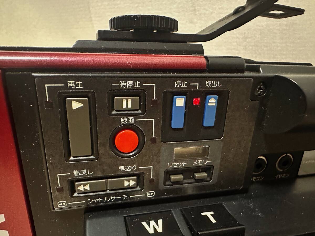 【貴重な純正バッテリー付き】ビクタービデオカメラ「GR-C1」（作動品）【バック・トゥ・ザ・フューチャー】_画像3