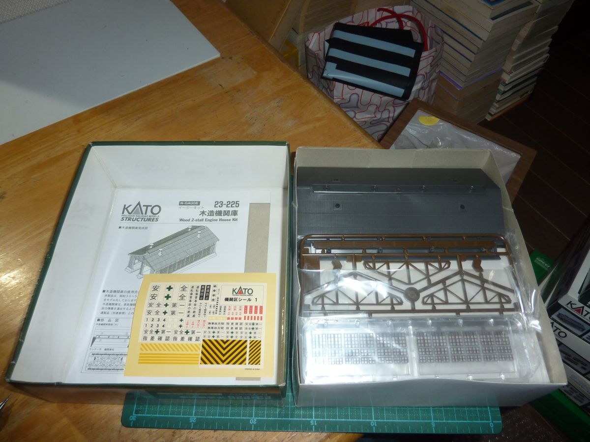 Nゲージ 木造機関庫 23-225 ② KATO ローカル機関区ストラクチャー シリーズ_画像3