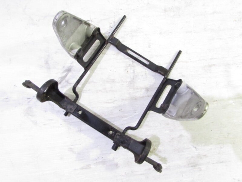 CB400SF Ver.S NC31 大人気!! 純正 ヘッドライトステー 曲りなし 検※ NC39 NC42 VTEC S R SPEC 1 2 3 ホーネット250 MC31 REVO HRC 151T13_画像1