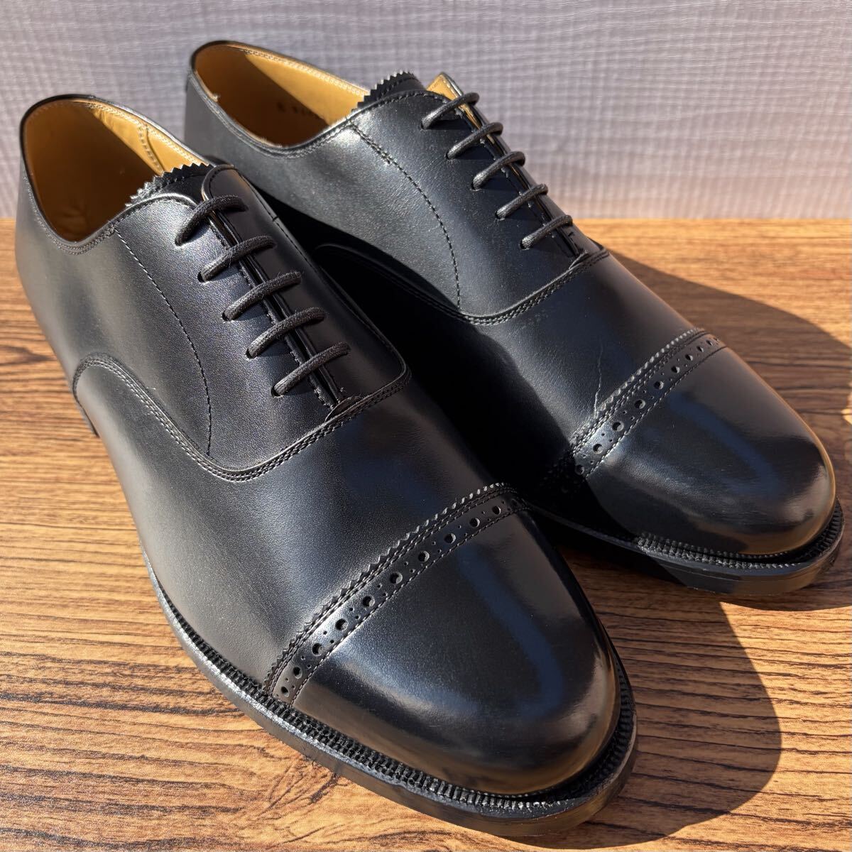 【展示品】REGAL リーガル ストレートチップ パンチドキャップトゥ 26cm ブラック 黒 内羽根 ビジネスシューズ 革靴_画像1