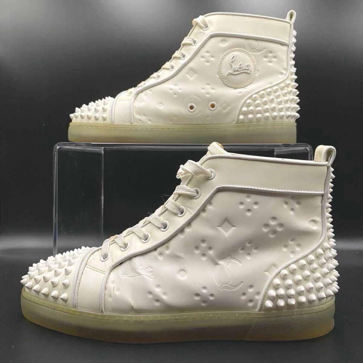 1 иен [ прекрасный товар ]Christian Louboutin Christian Louboutin - ikatto спортивные туфли шиповки заклепки Logo мужской кожа белый 26cm соответствует 