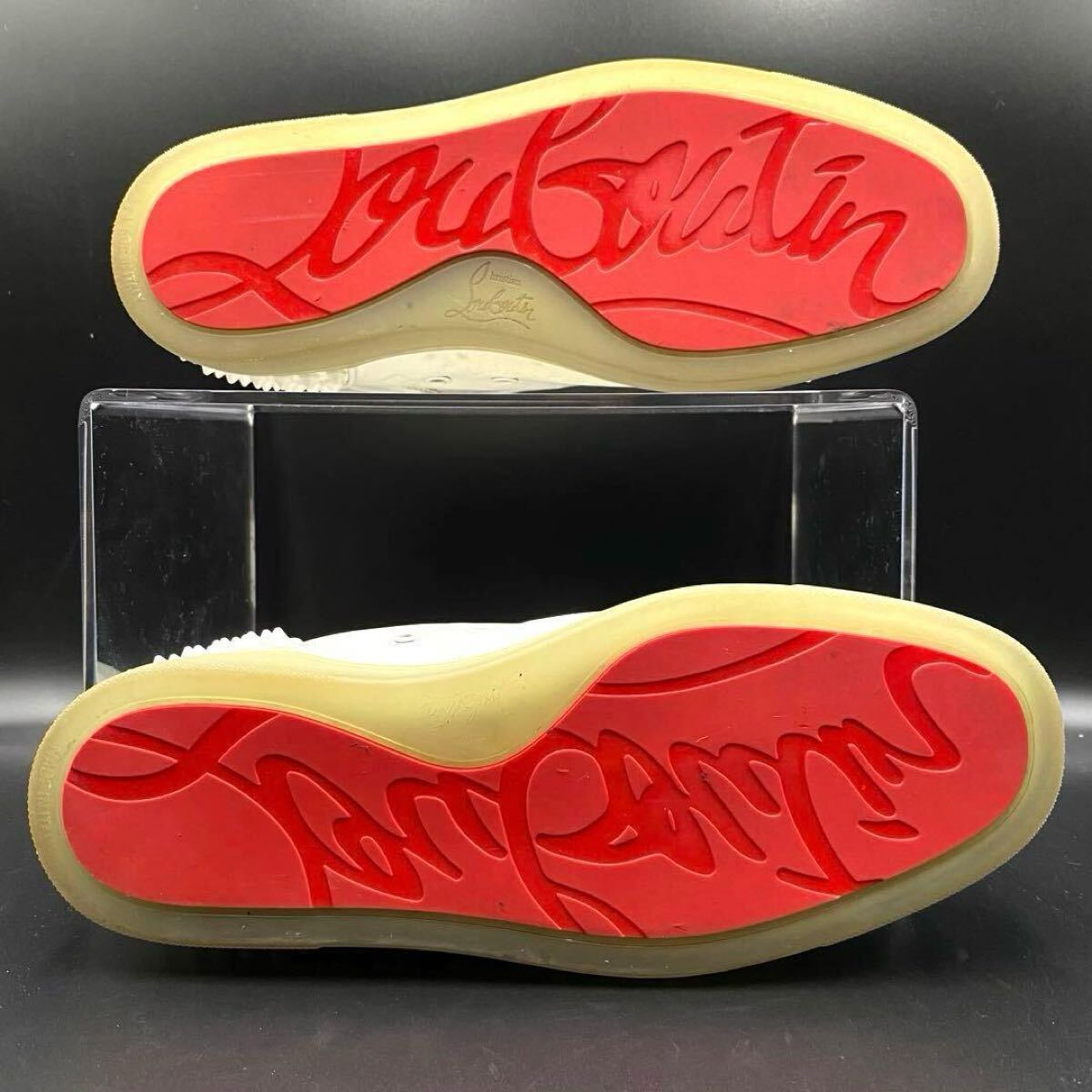 1 иен [ прекрасный товар ]Christian Louboutin Christian Louboutin - ikatto спортивные туфли шиповки заклепки Logo мужской кожа белый 26cm соответствует 