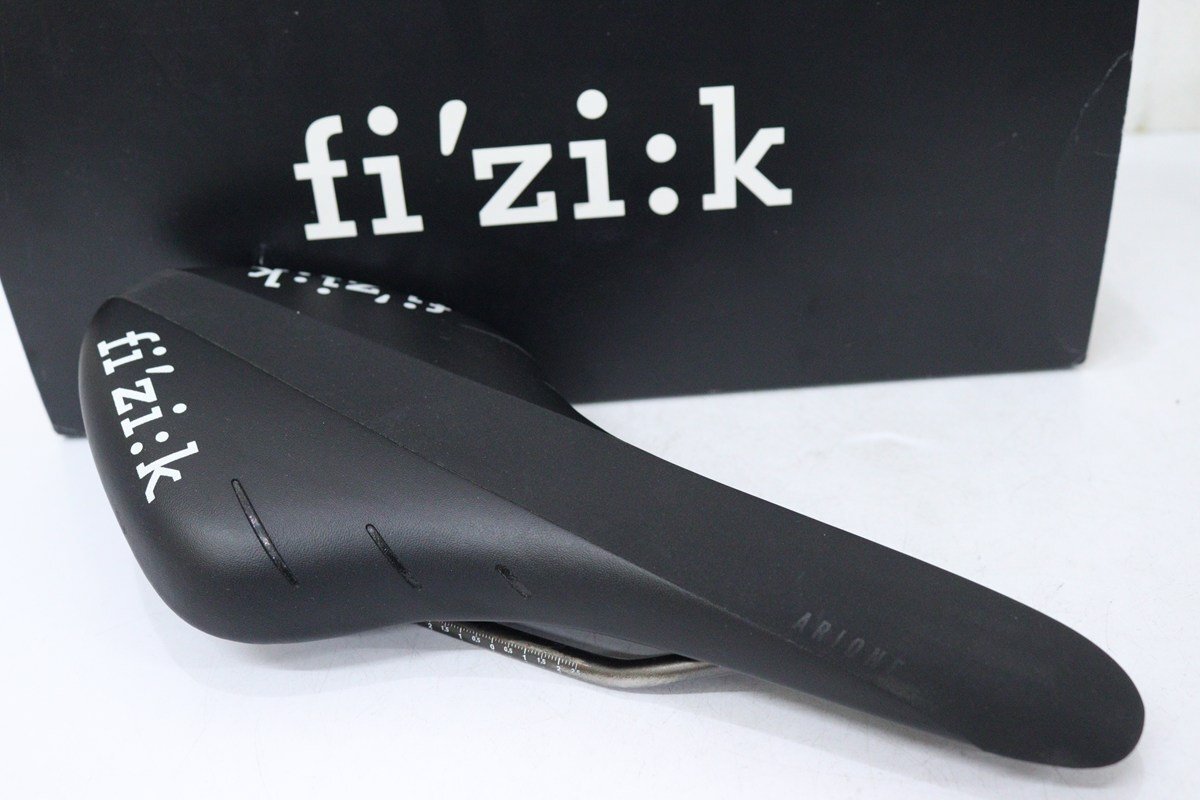 ★fi'zi:k フィジーク ARIONE R3 サドル k:iumレール 極上品_画像1