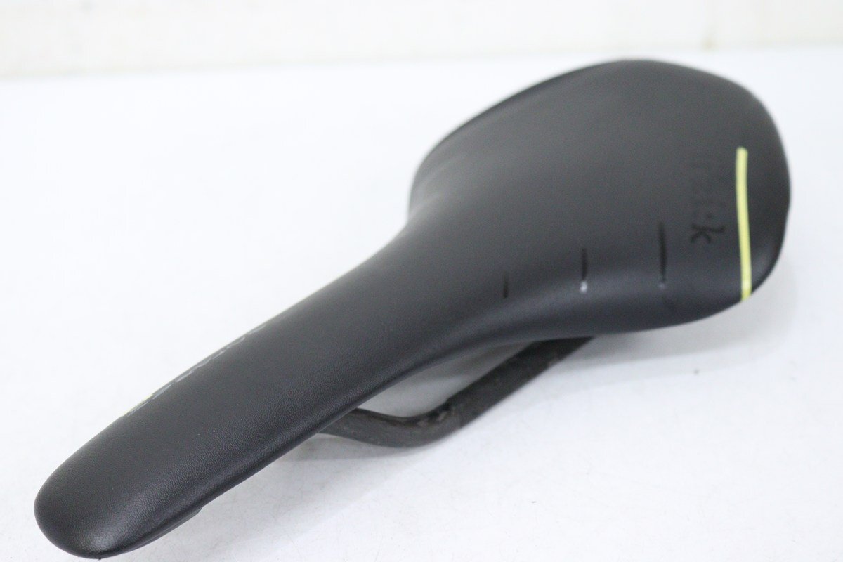 ★fi'zi:k フィジーク ANTARES 00 サドル MOBIUS カーボンレール 美品_画像2