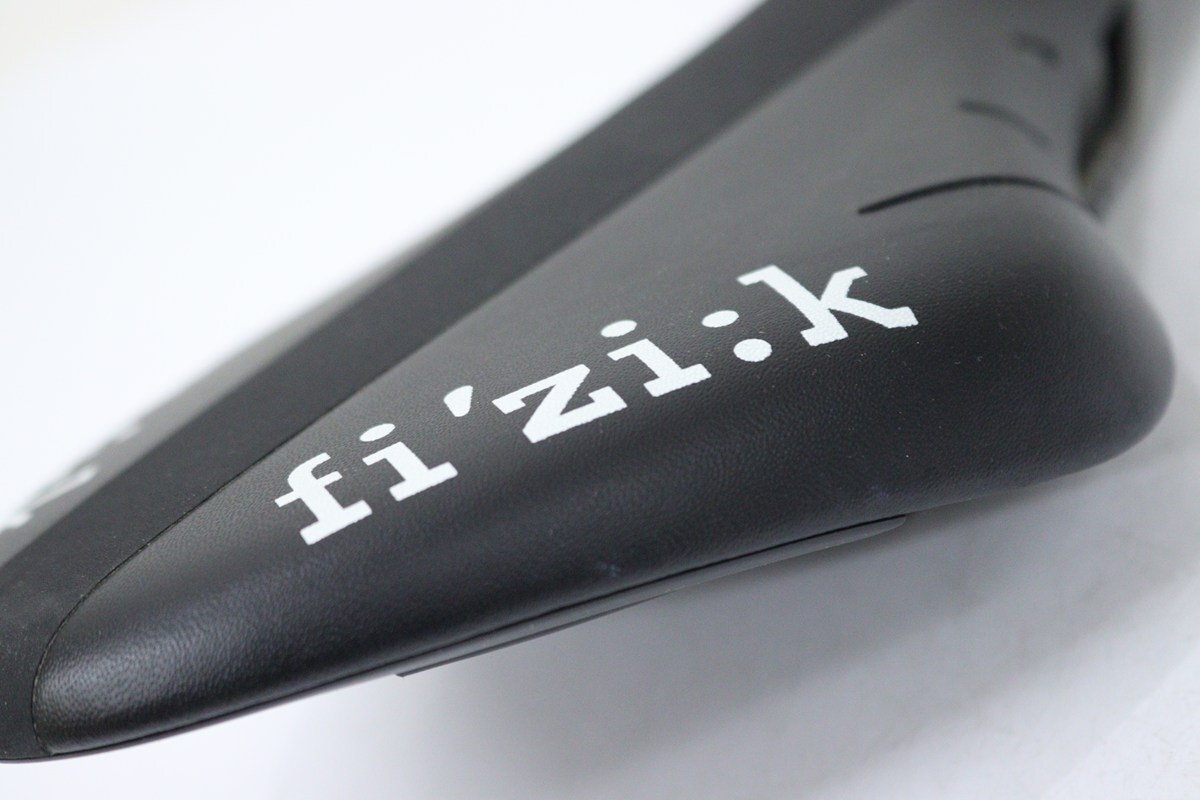 ★fi'zi:k フィジーク ARIONE R3 サドル k:iumレール 極上品_画像3