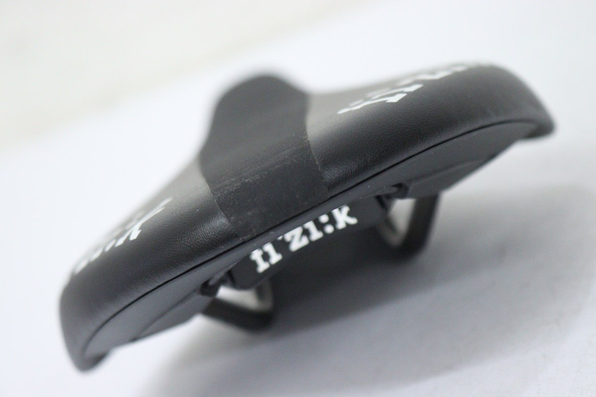 ★fi'zi:k フィジーク ARIONE R3 サドル k:iumレール 極上品_画像5