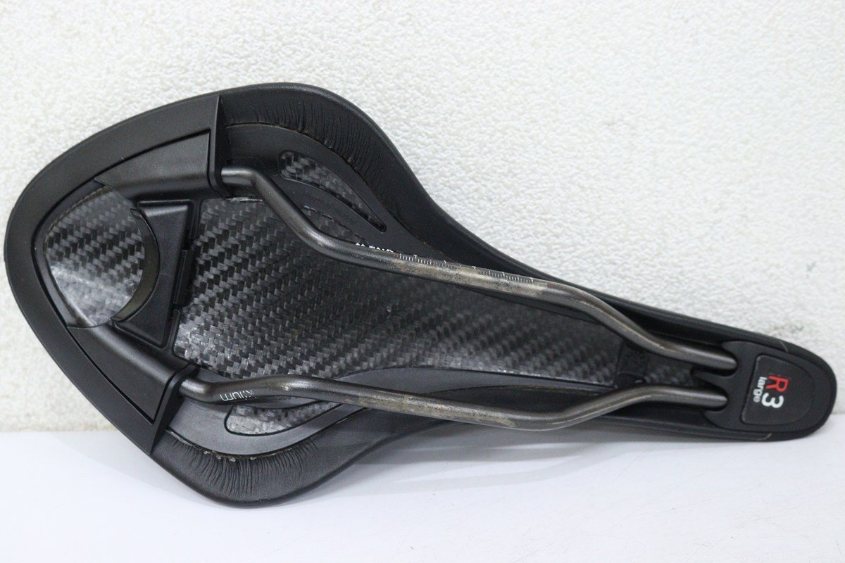★fi'zi:k フィジーク ARIONE R3 サドル k:iumレール 極上品_画像7