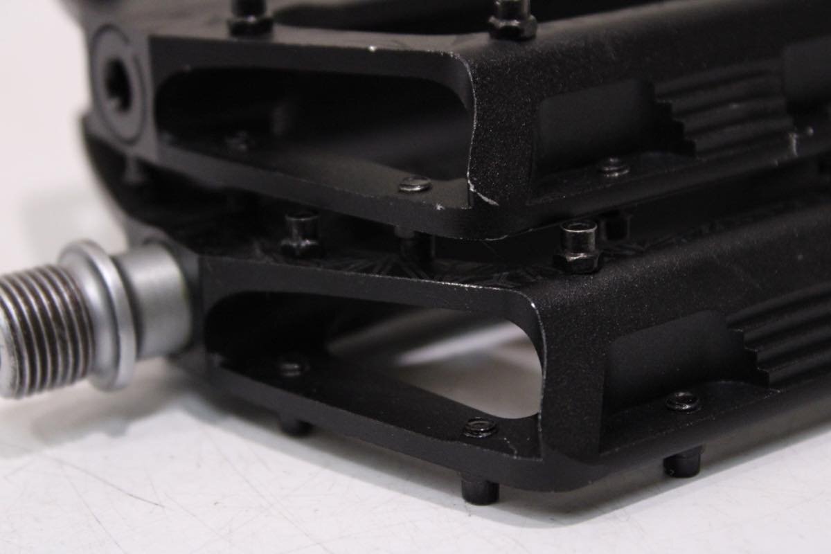 ☆SUPACAZ スパカズ KRYPTO フラットペダル 美品_画像6