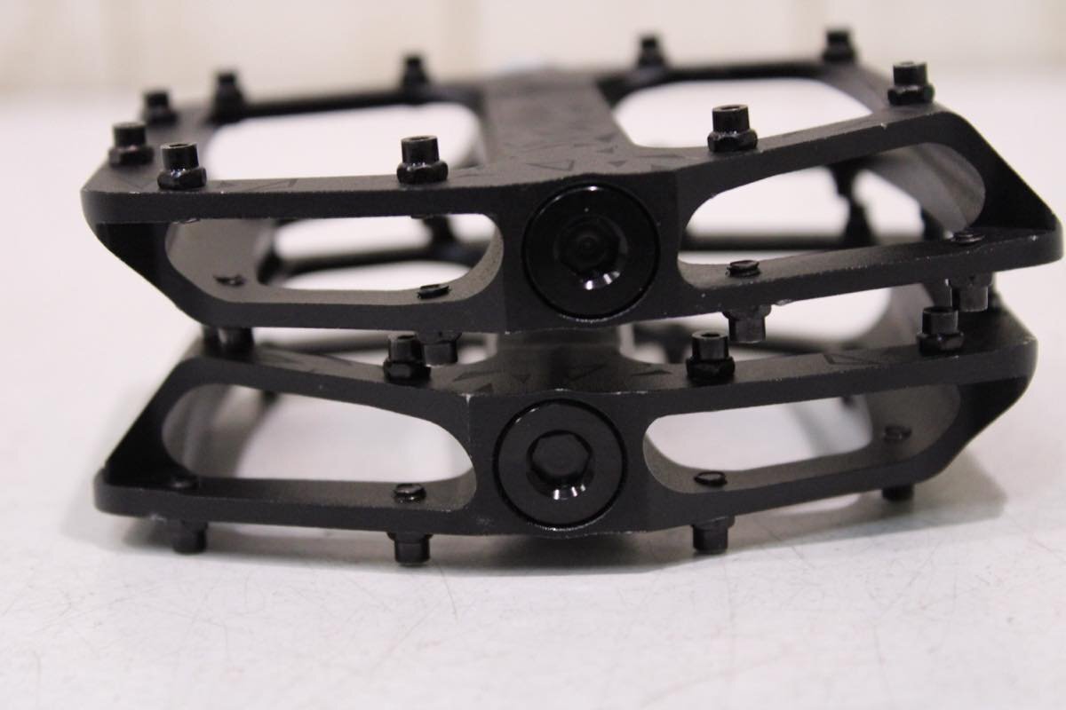 ☆SUPACAZ スパカズ KRYPTO フラットペダル 美品_画像3