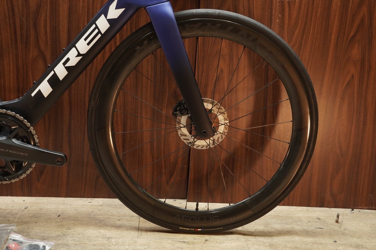 ■TREK MADONE SLR7 GEN7 トレック SHIMANO ULTEGRA R8170 DI2 2X12S BONTRAGER Aeolus RSL 51 サイズ52 2024年モデル 美品_画像4