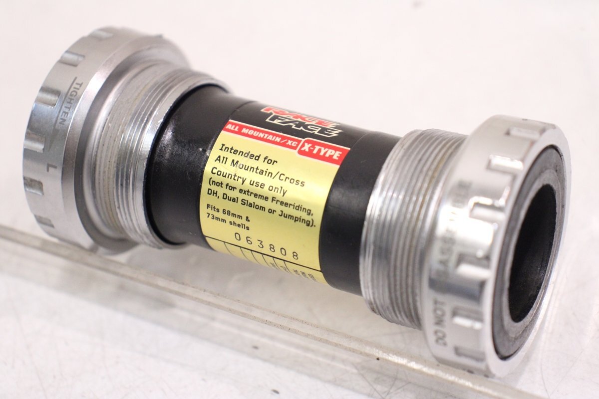 ●RACE FACE レースフェイス X-TYPE 68mm BSA BB ボトムブラケット 24mm用 超美品_画像1