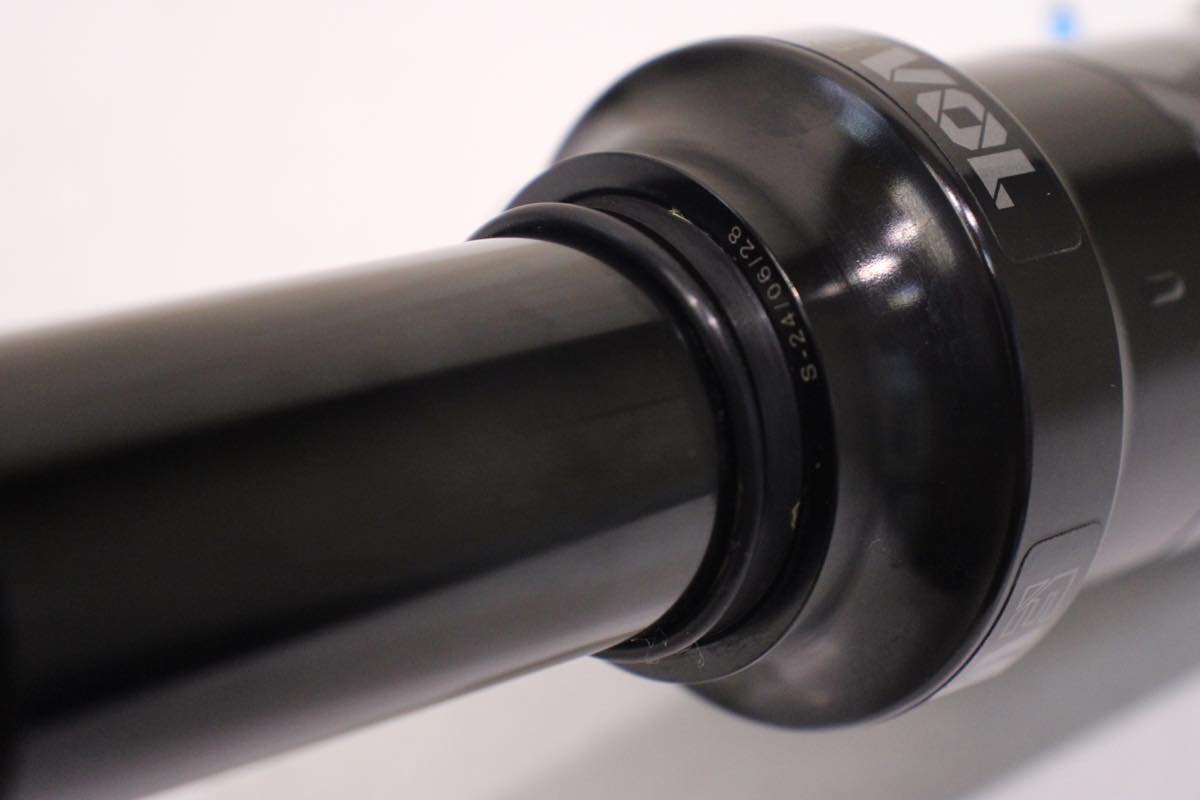 ★FOX フォックス PERFORMANCE FLOAT X リアサスペンション トラニオンマウント 美品 ※注意事項あり_画像8